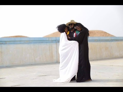 Manifest – Me Ne Woa ft. King Promise (Official Video)