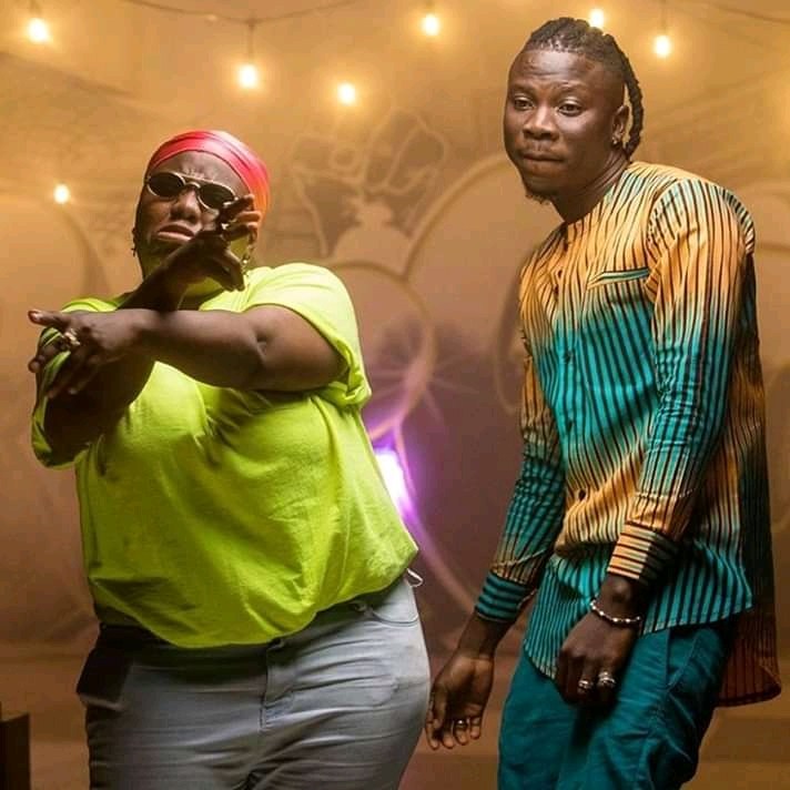 Stonebwoy – Ololo ft Teni (Acoustic Version)