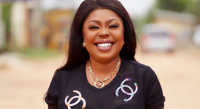 Video : Afia Schwarzenegger Finally Reacts To Her Plastic Surgery B00bs Rumours