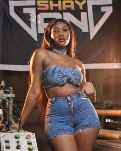 Wendy Shay – Crazy (Slomo)