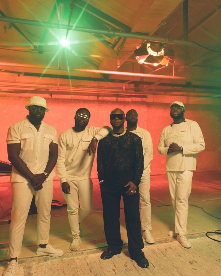 King Promise – Slow Dow ft The Compozers (Acoustic Session)